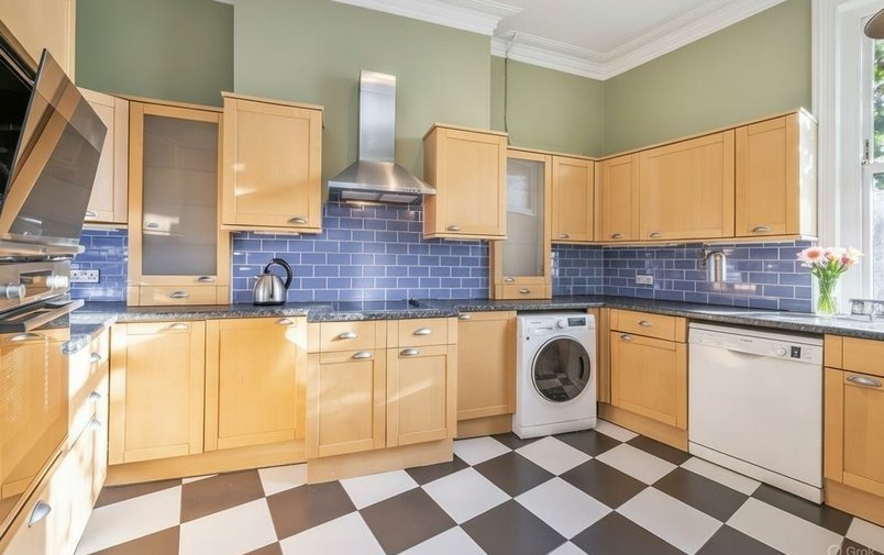 Flat for sale in Goldhurst Terrace, South Hampstead