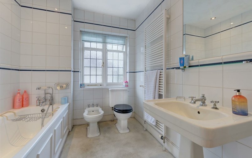 House for sale in Harman Drive, The Hocrofts
