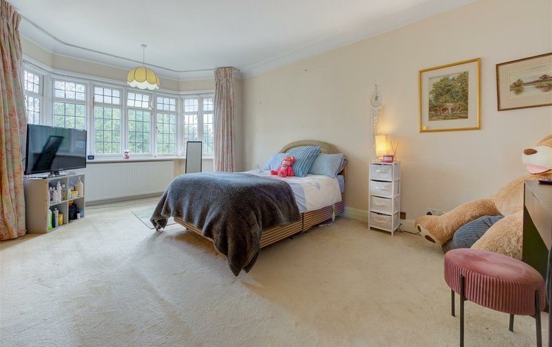House for sale in Harman Drive, The Hocrofts