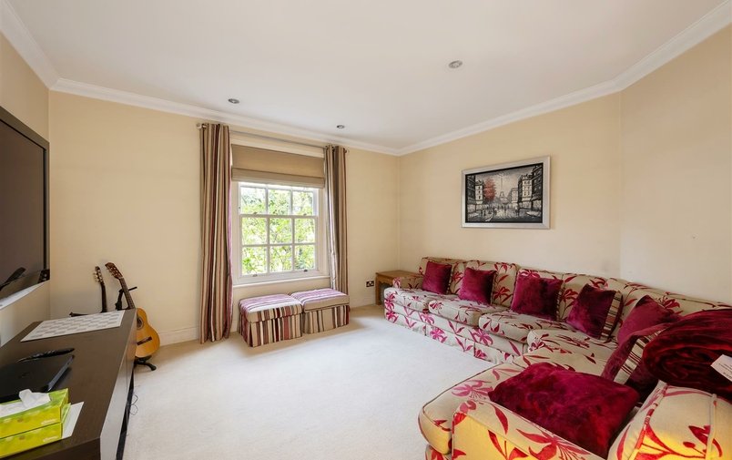 House for sale in Haversham Place, Highgate