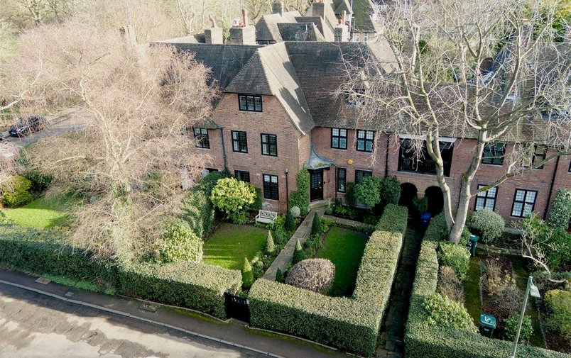 House for sale in Heath Close, Hampstead Garden Suburb