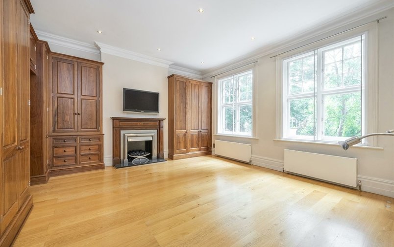 Flat for sale in Heath Drive, Hampstead