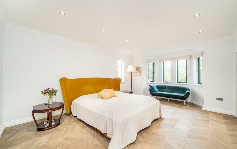 House for sale in Hermitage Lane, Hampstead