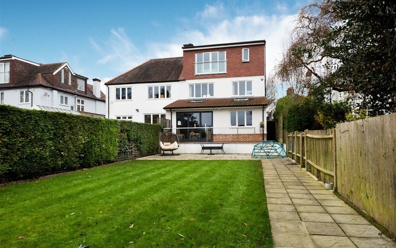 House for sale in Hodford Road, Golders Green