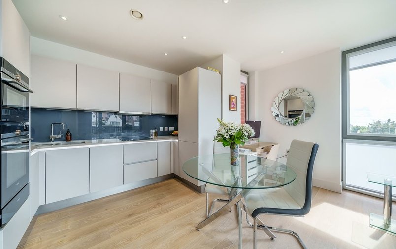 Flat for sale in Kidderpore Avenue, Hampstead