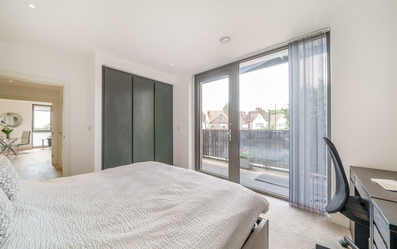 Flat for sale in Kidderpore Avenue, Hampstead