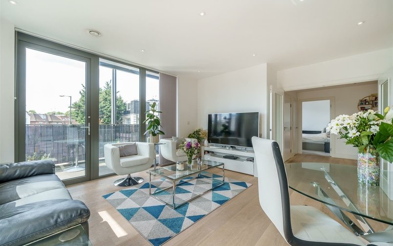 Flat for sale in Kidderpore Avenue, Hampstead