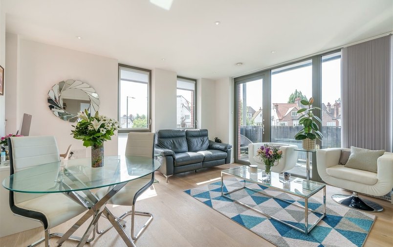 Flat for sale in Kidderpore Avenue, Hampstead