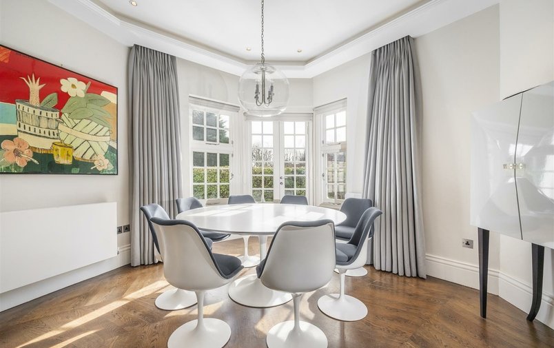 Flat for sale in Kidderpore Avenue, Hampstead