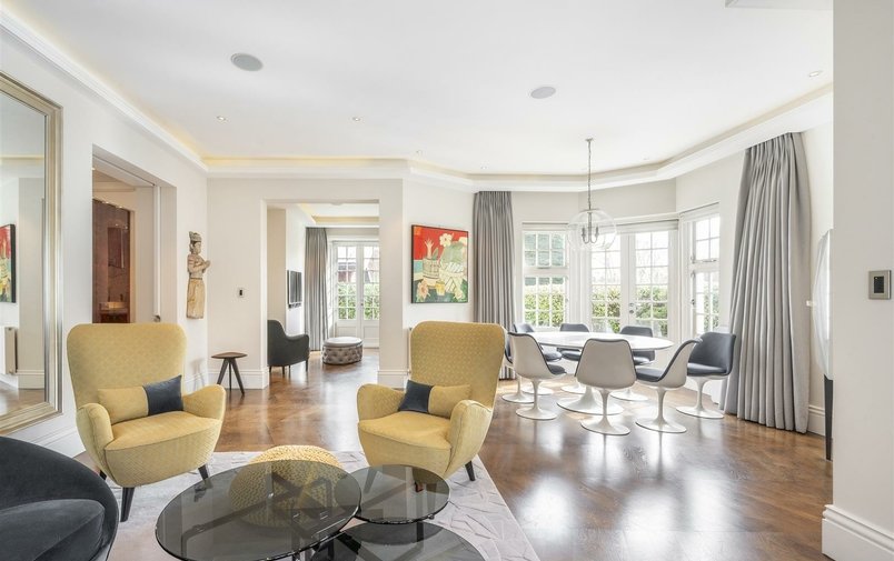 Flat for sale in Kidderpore Avenue, Hampstead