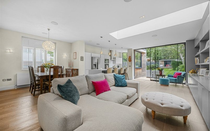 House for sale in Lyndale Avenue, Childs Hill