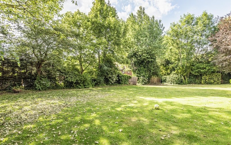 Flat for sale in Maresfield Gardens, Hampstead