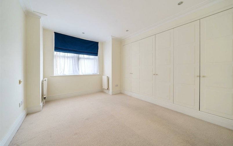 Flat for sale in Frognal Rise, Hampstead Village