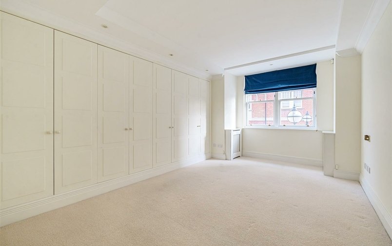 Flat for sale in Frognal Rise, Hampstead Village