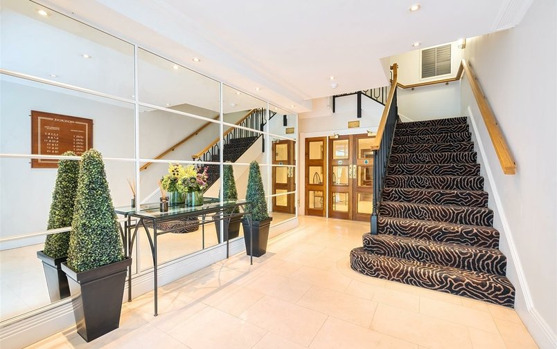 Flat for sale in Frognal Rise, Hampstead Village