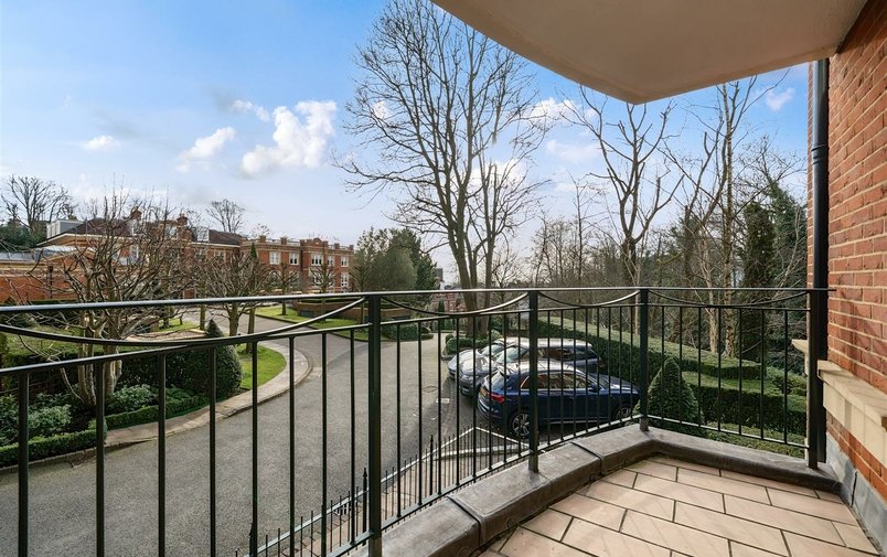 Flat for sale in Frognal Rise, Hampstead Village