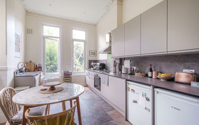 Flat for sale in Mowbray Road, Mapesbury