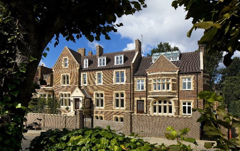 Flat for sale in Netherhall Gardens, Hampstead