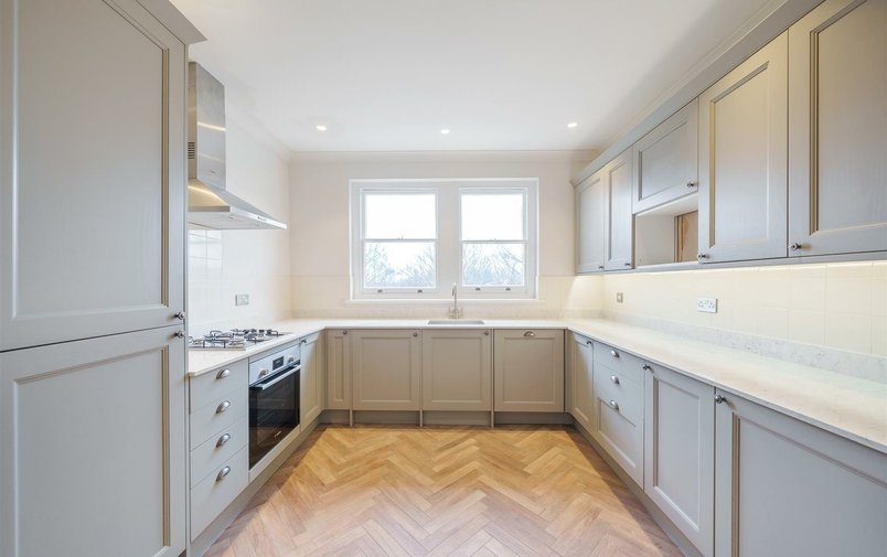 Flat for sale in Oak Hill Park, Hampstead