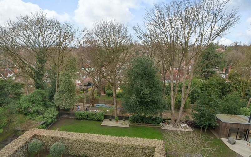 Flat for sale in Oak Hill Park, Hampstead