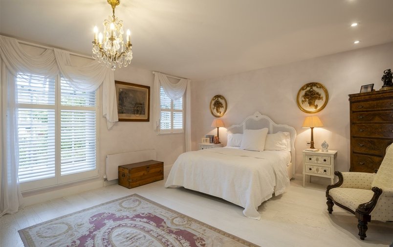 House for sale in Oakhill Avenue, Hampstead