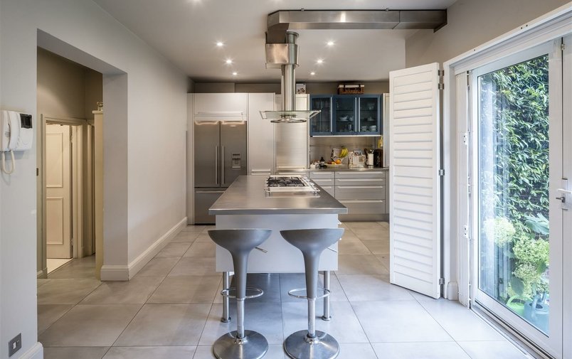 House for sale in Oakhill Avenue, Hampstead