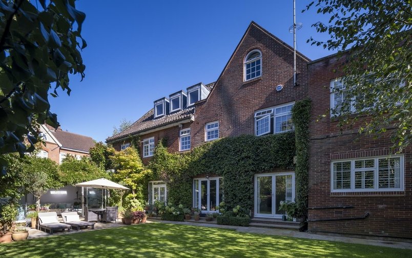 House for sale in Oakhill Avenue, Hampstead