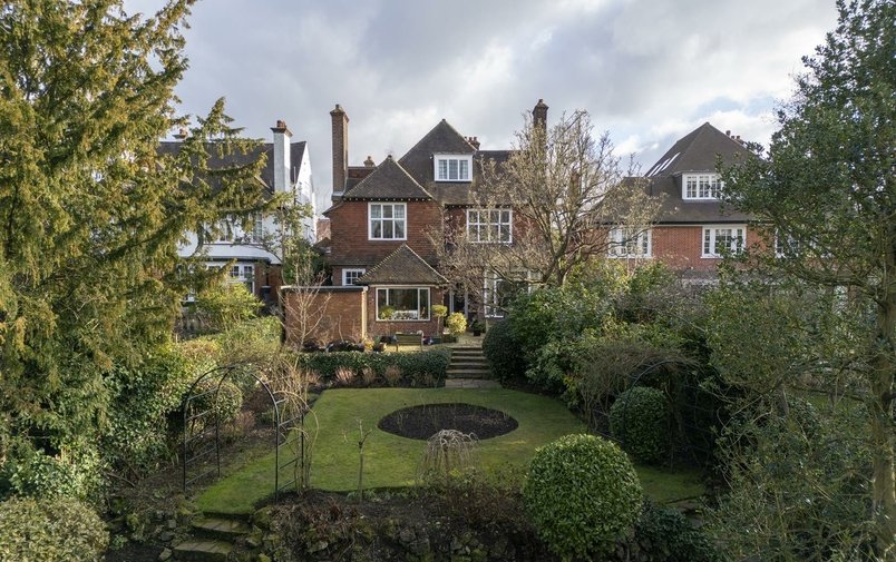 House for sale in Oakhill Avenue, Hampstead