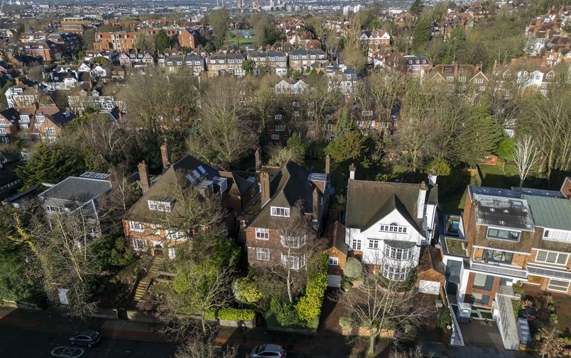 House for sale in Oakhill Avenue, Hampstead