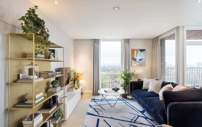 Flat for sale in Rowland Hill Street, Hampstead