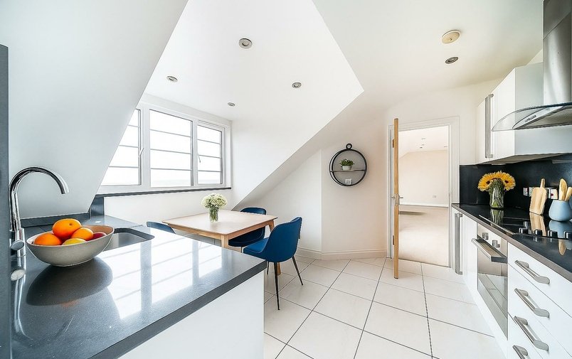 Flat for sale in Finchley Road, Hampstead