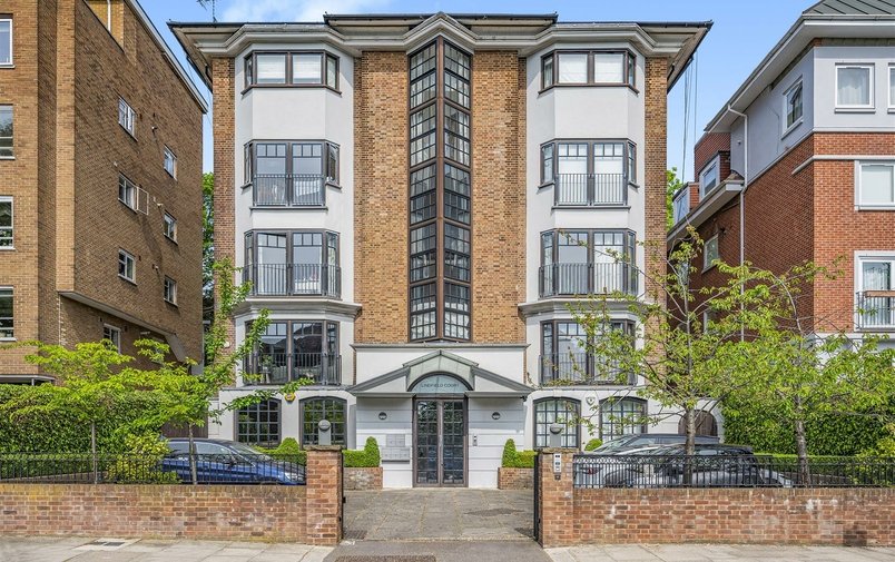 Flat for sale in Lindfield Gardens, Hampstead