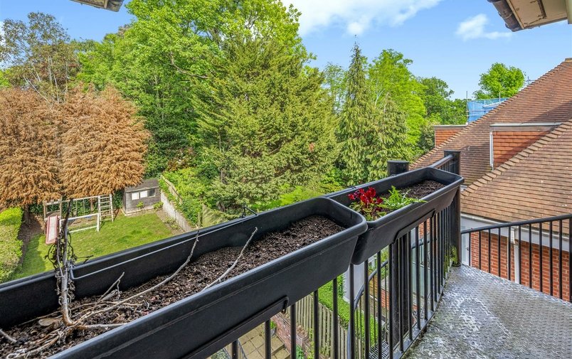 Flat for sale in Lindfield Gardens, Hampstead