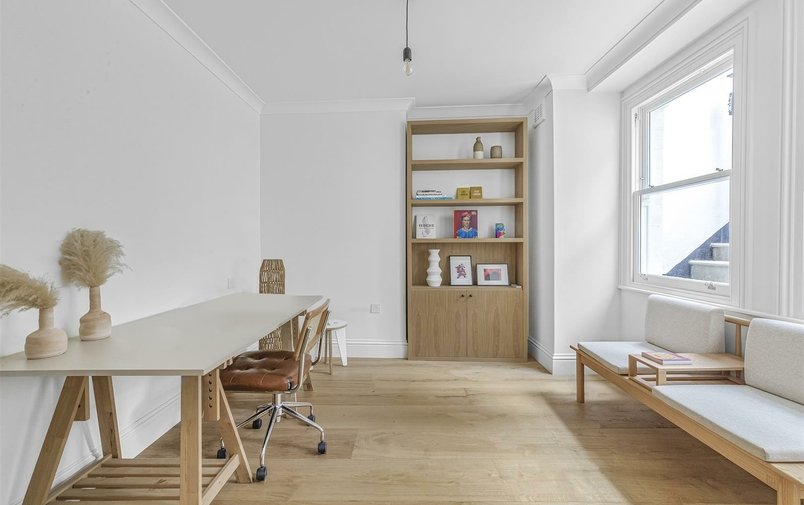 Flat for sale in Primrose Gardens, Belsize Park