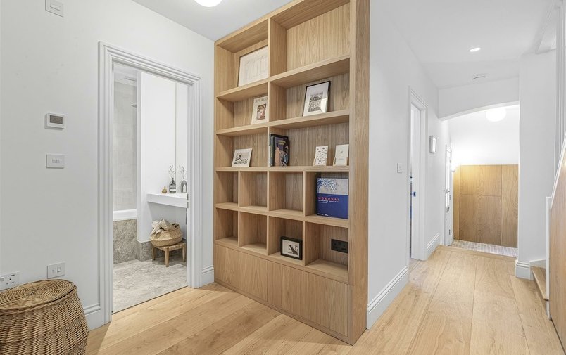 Flat for sale in Primrose Gardens, Belsize Park
