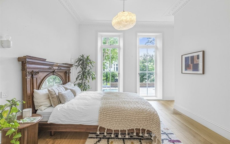 Flat for sale in Primrose Gardens, Belsize Park