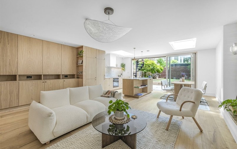 Flat for sale in Primrose Gardens, Belsize Park