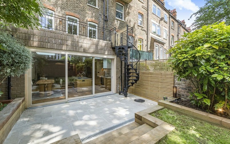 Flat for sale in Primrose Gardens, Belsize Park