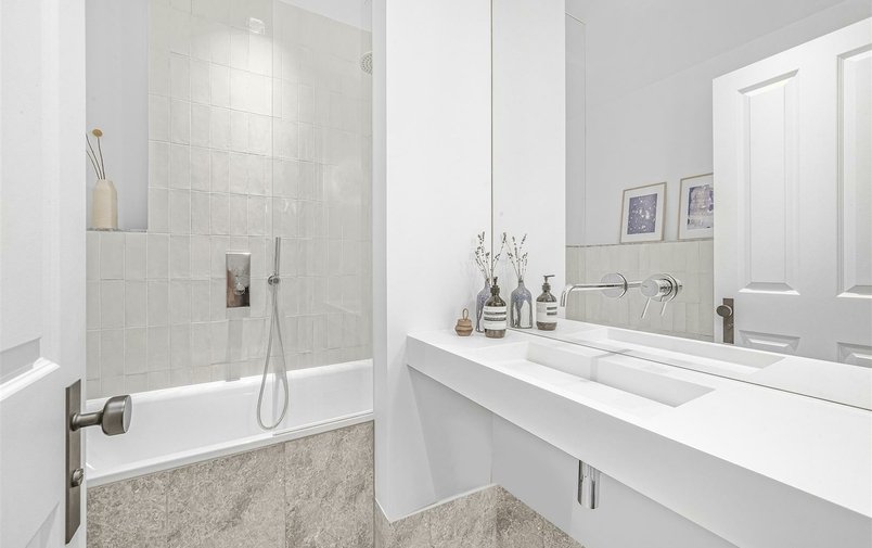 Flat for sale in Primrose Gardens, Belsize Park