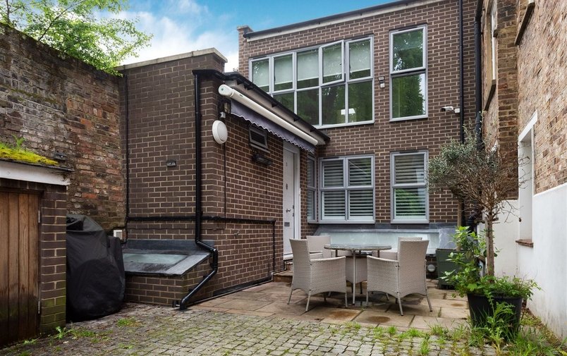 House for sale in Prince Arthur Mews, Hampstead Village