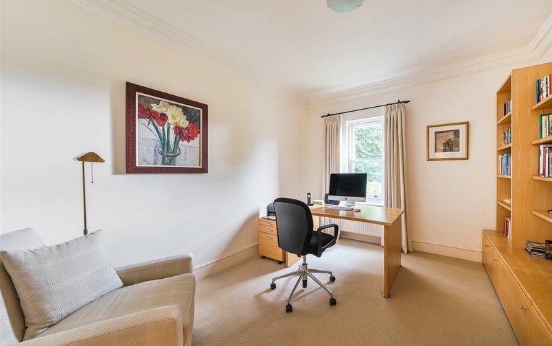 Flat for sale in Prince Arthur Road, Hampstead Village
