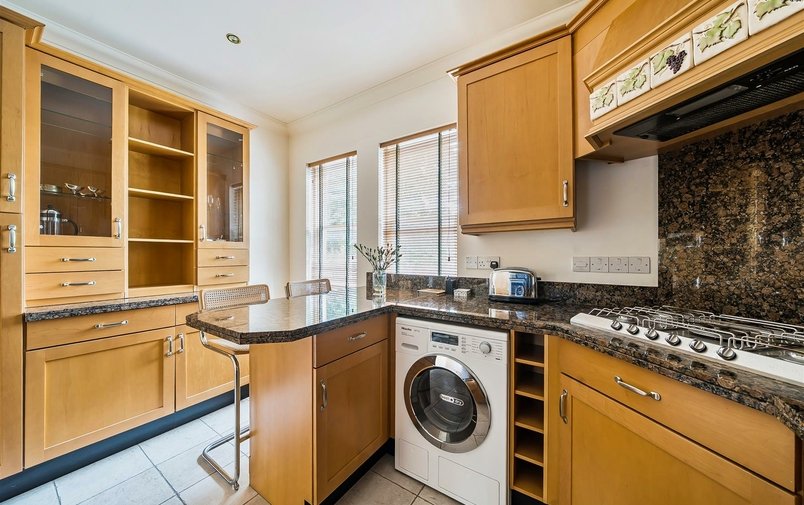Flat for sale in Prince Arthur Road, Hampstead Village