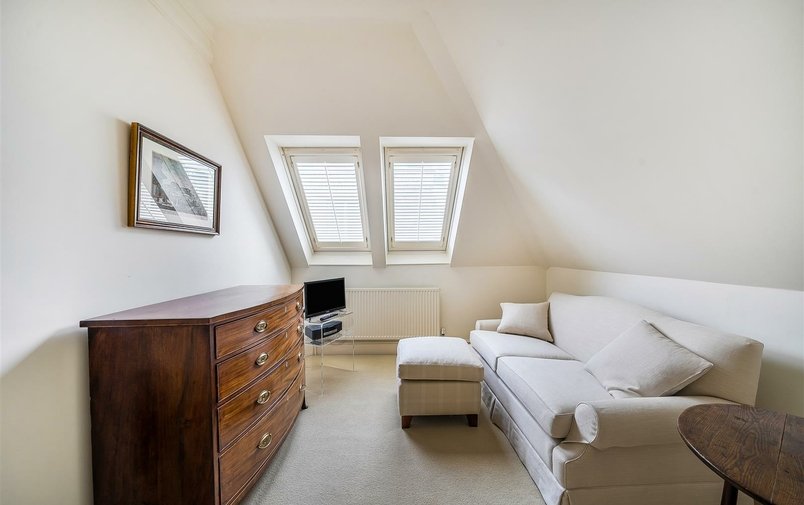 Flat for sale in Prince Arthur Road, Hampstead Village