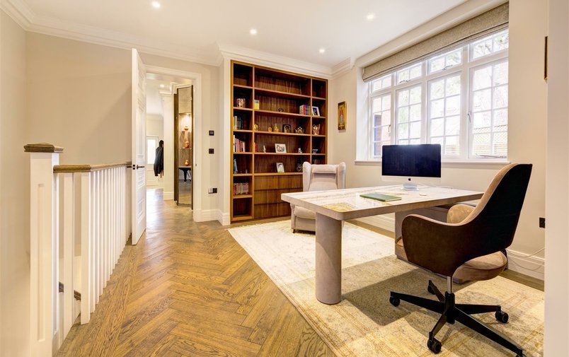Flat for sale in Rosecroft Avenue, Hampstead