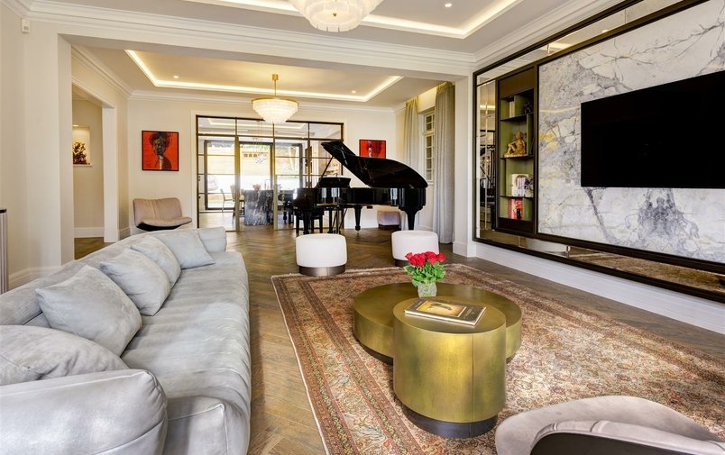 Flat for sale in Rosecroft Avenue, Hampstead