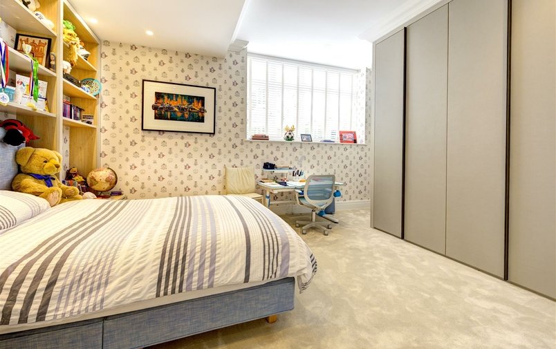 Flat for sale in Rosecroft Avenue, Hampstead