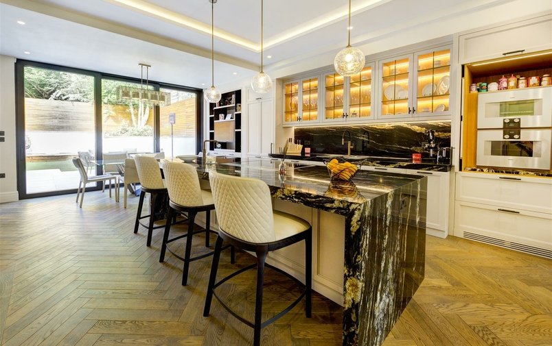 Flat for sale in Rosecroft Avenue, Hampstead