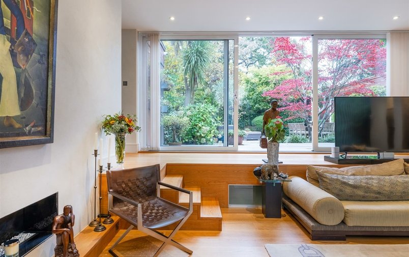 House for sale in Spaniards End, Hampstead