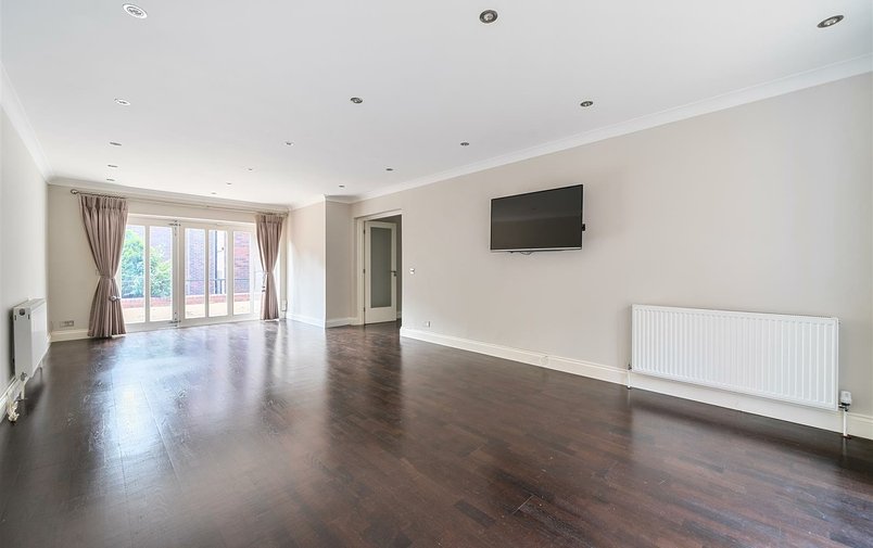 Flat for sale in Spencer Walk, Hampstead Vilage