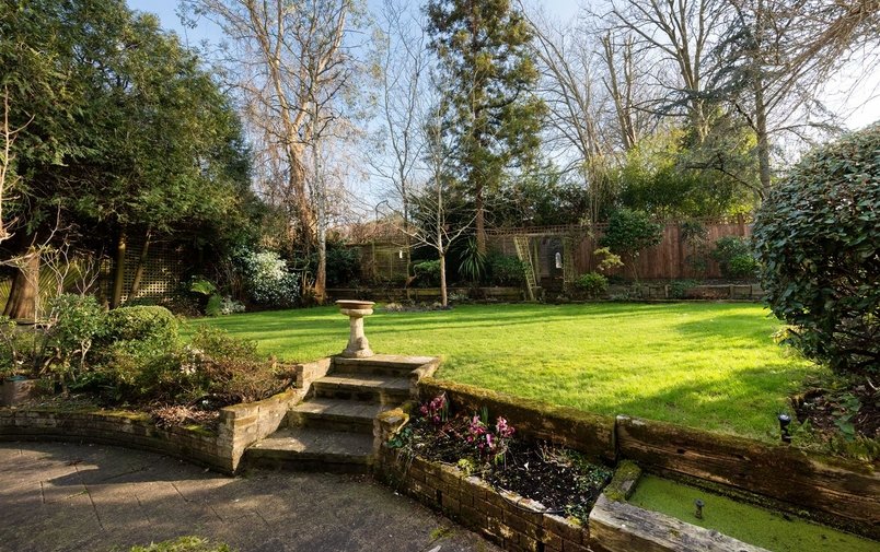 House for sale in The Park, Golders Hill Park